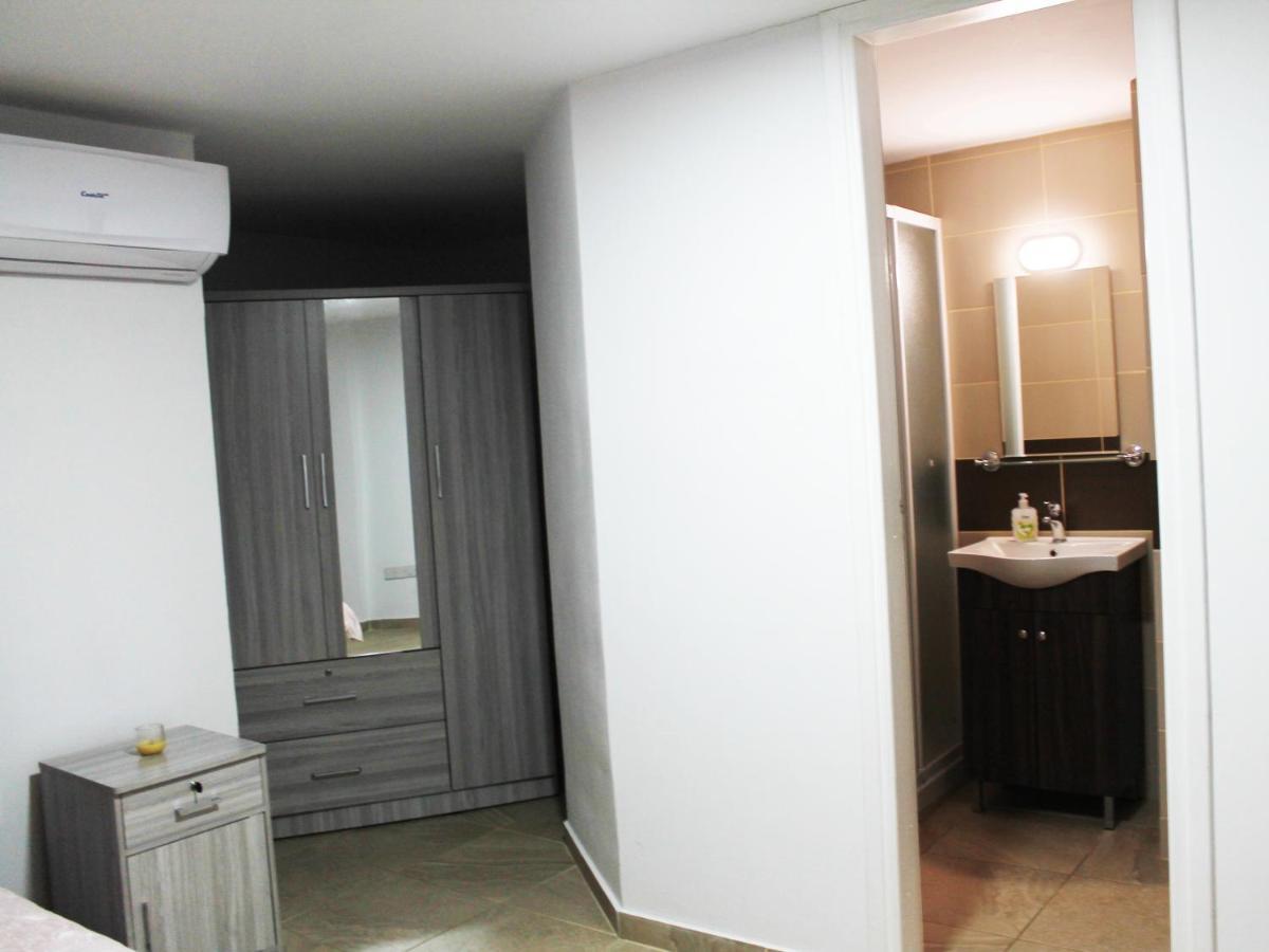 Duplex Comfort Apartments ラルナカ エクステリア 写真