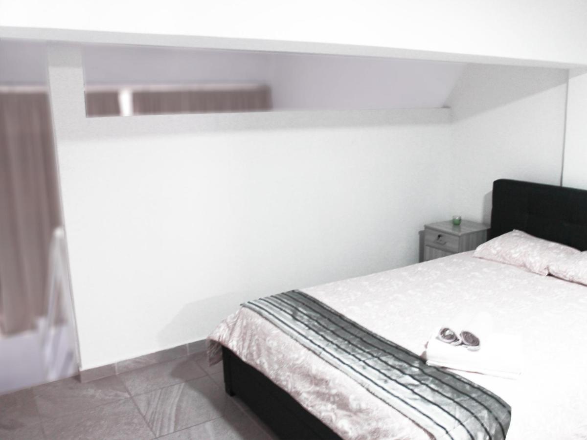 Duplex Comfort Apartments ラルナカ エクステリア 写真